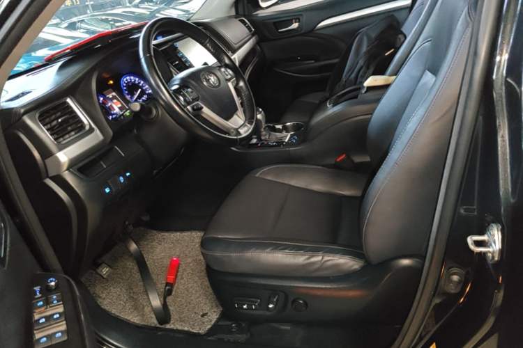 Used Toyota Highlander 2018 2.0T Four-Wheel Drive Luxury Version 7 Seats China VI Standard Left Front Seat