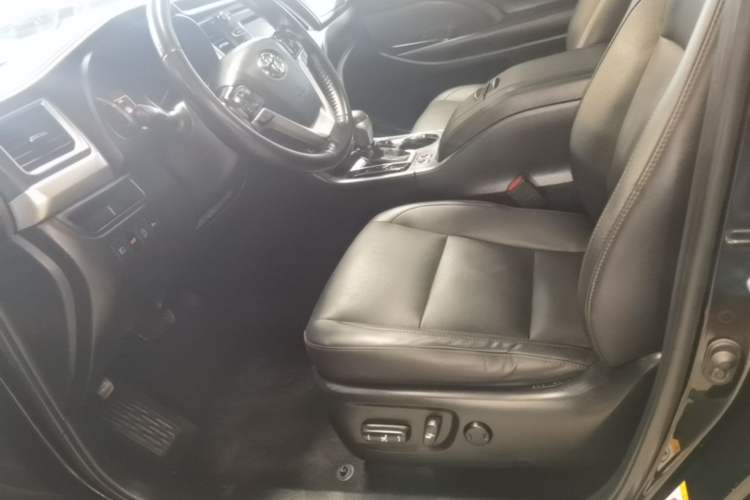 Used Toyota Highlander 2018 2.0T Four-Wheel Drive Luxury Version 7 Seats China VI Standard Left Front Seat