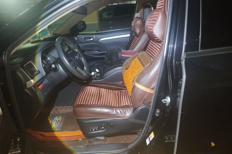 Used Toyota Highlander 2018 2.0T Four-Wheel Drive Luxury Edition 7 Seats China V Emission Standard Left Front Seat