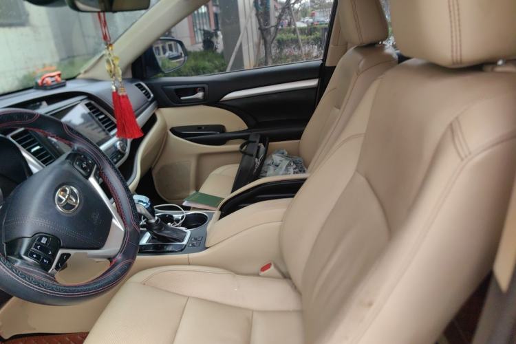 Used Toyota Highlander 2018 2.0T Four-Wheel Drive Luxury Edition 7 Seats China V Emission Standard Left Front Seat