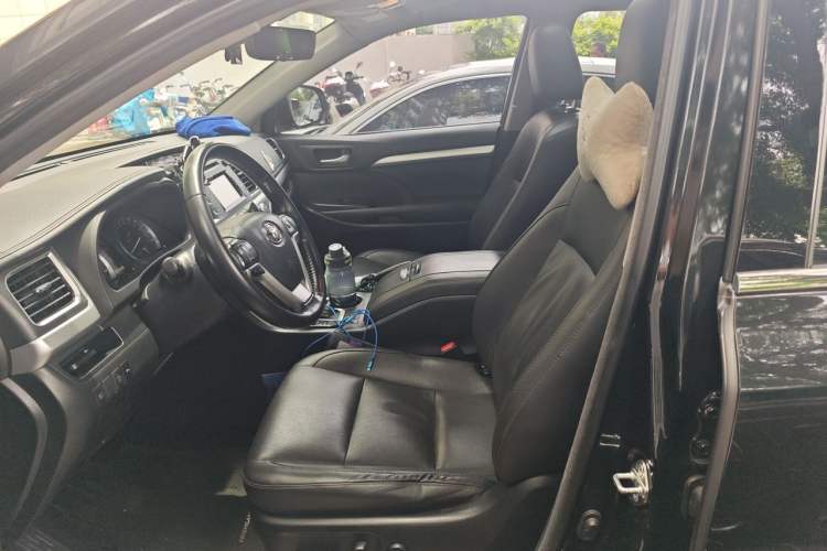 Used Toyota Highlander 2018 2.0T Four-Wheel Drive Luxury Edition 7 Seats China V Emission Standard Left Front Seat