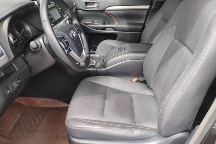Used Toyota Highlander 2018 2.0T Two-Wheel-Drive Luxury Edition 7 Seats Emission Standard China V Left Front Seat