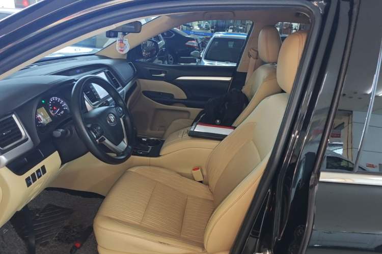 Used Toyota Highlander 2018 2.0T Four-Wheel Drive Elite Edition 7 Seats China VI Standard Left Front Seat