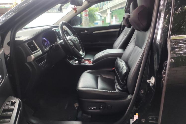 Used Toyota Highlander 2018 2.0T Two-Wheel-Drive Luxury Edition 7 Seats Emission Standard China V Left Front Seat