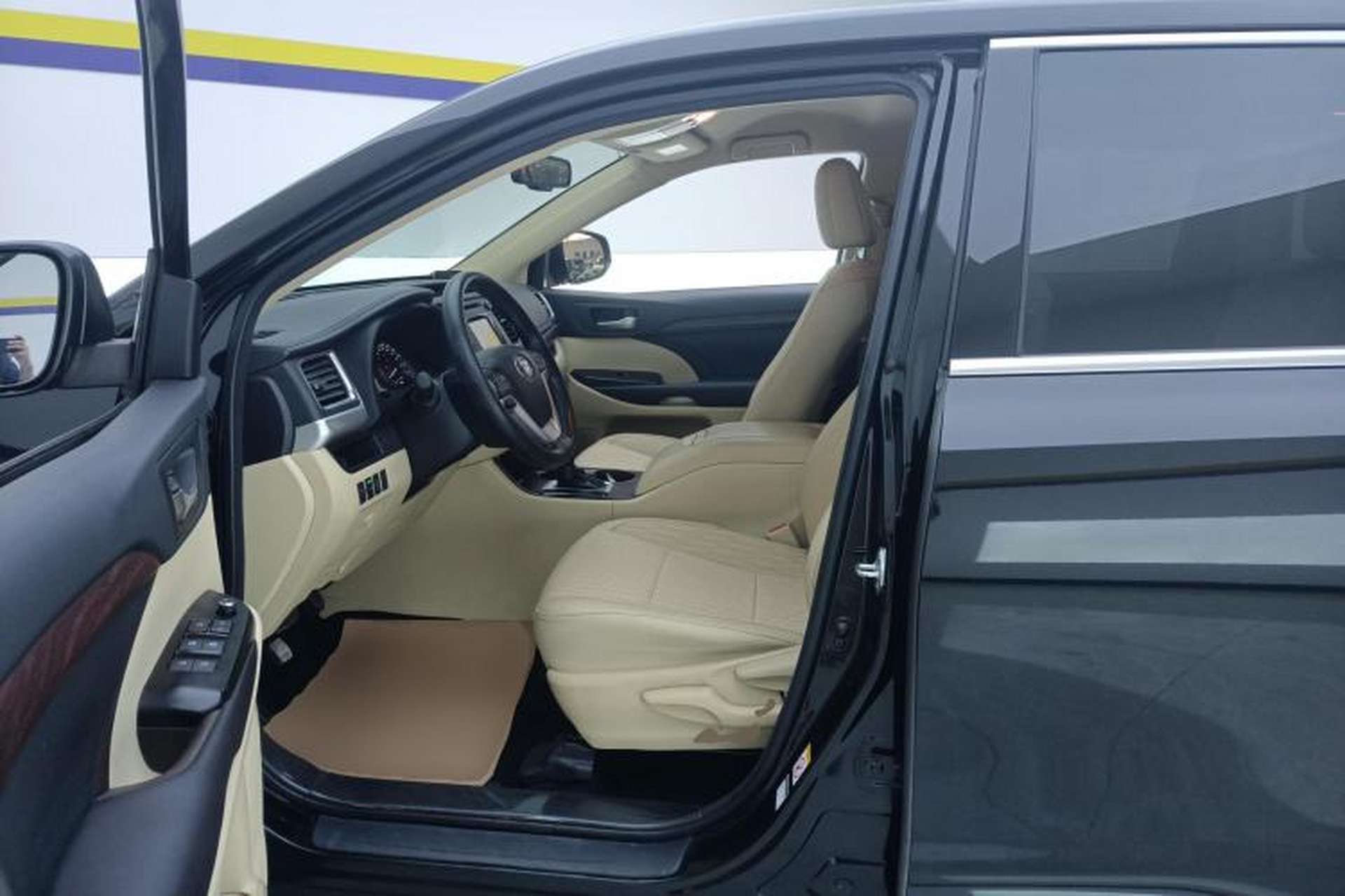 Used Toyota Highlander 2018 2.0T Four-Wheel Drive Elite Edition 7 Seats China V Standard Left Front Seat