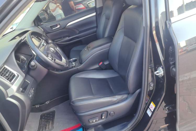 Used Toyota Highlander 2018 2.0T Four-Wheel Drive Luxury Edition 7 Seats China V Emission Standard Left Front Seat