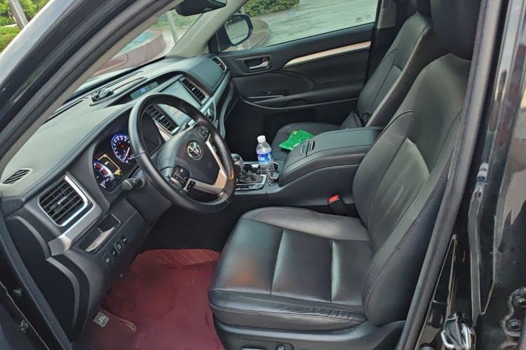 Used Toyota Highlander 2018 2.0T Two-Wheel Drive Prestige Version 7 Seats China V Emission Standard Left Front Seat