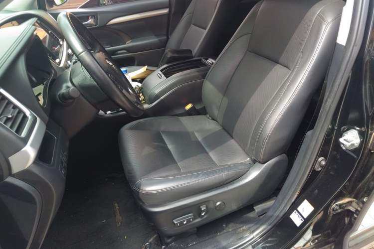 Used Toyota Highlander 2018 2.0T Four-Wheel Drive Prestige Version 7 Seats China VI Standard Left Front Seat