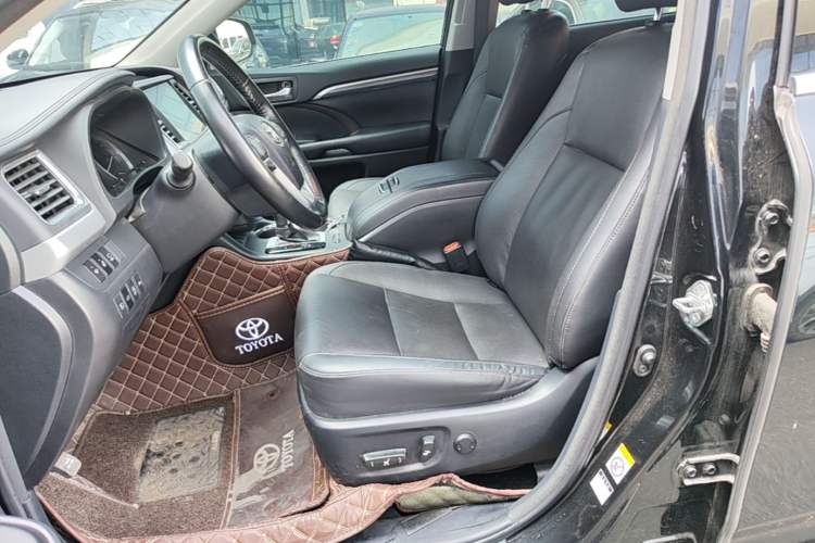 Used Toyota Highlander 2018 2.0T Four-Wheel Drive Ultimate Edition 7-Seater Emission Standard China V Left Front Seat