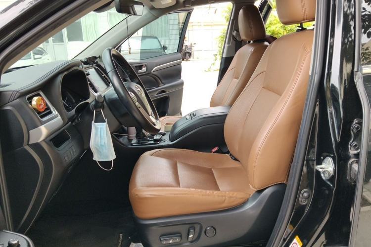 Used Toyota Highlander 2018 2.0T Four-Wheel Drive Knight Edition 7 Seats China VI Standard Left Front Seat