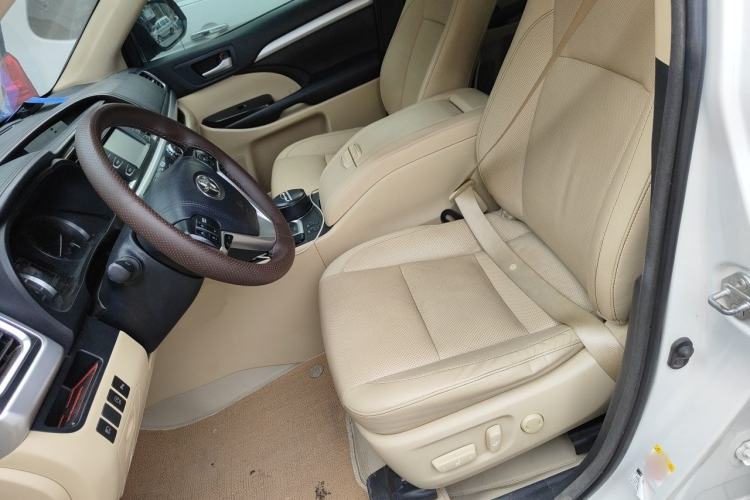 Used Toyota Highlander 2018 2.0T Four-Wheel Drive Luxury Edition 7 Seats China V Emission Standard Left Front Seat