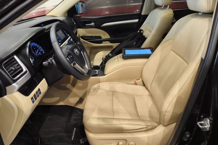 Used Toyota Highlander 2018 2.0T Four-Wheel Drive Knight Edition 7 Seats China VI Standard Left Front Seat