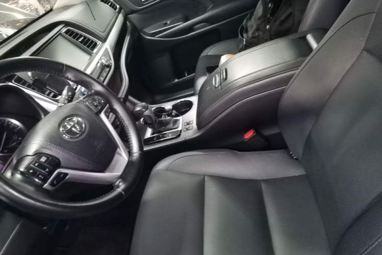 Used Toyota Highlander 2018 2.0T Four-Wheel Drive Prestige Version 7 Seats China VI Standard Left Front Seat