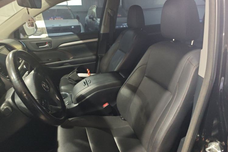 Used Toyota Highlander 2018 2.0T Four-Wheel Drive Luxury Edition 7 Seats China V Emission Standard Left Front Seat