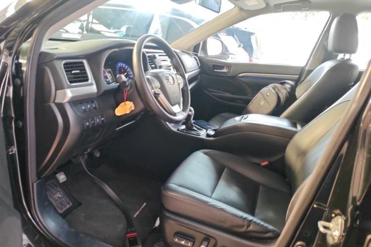 Used Toyota Highlander 2018 2.0T Four-Wheel Drive Luxury Version 7 Seats China VI Standard Left Front Seat