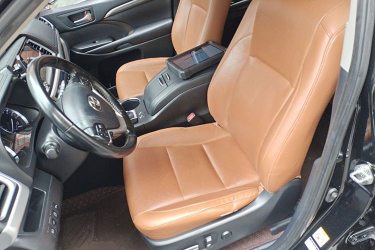 Used Toyota Highlander 2018 2.0T Four-Wheel Drive Knight Edition 7 Seats China VI Standard Left Front Seat