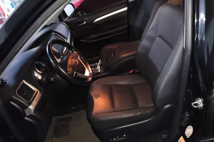Used Toyota Highlander 2018 2.0T Four-Wheel Drive Luxury Version 7 Seats China VI Standard Left Front Seat