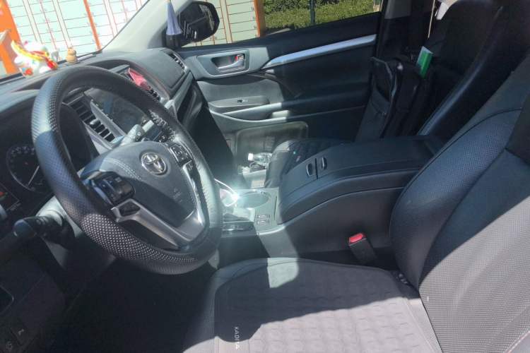 Used Toyota Highlander 2018 2.0T Four-Wheel Drive Luxury Version 7 Seats China VI Standard Left Front Seat