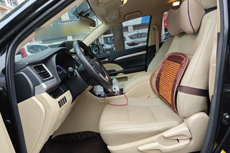 Used Toyota Highlander 2018 2.0T Two-Wheel Drive Elite Edition 7 Seats China VI Standard Left Front Seat
