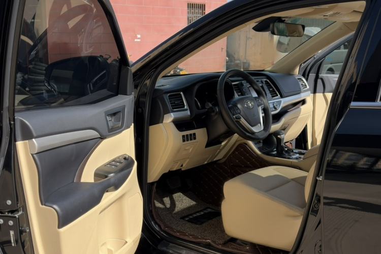 Used Toyota Highlander 2018 2.0T Four-Wheel Drive Luxury Edition 7 Seats China V Emission Standard Left Front Seat