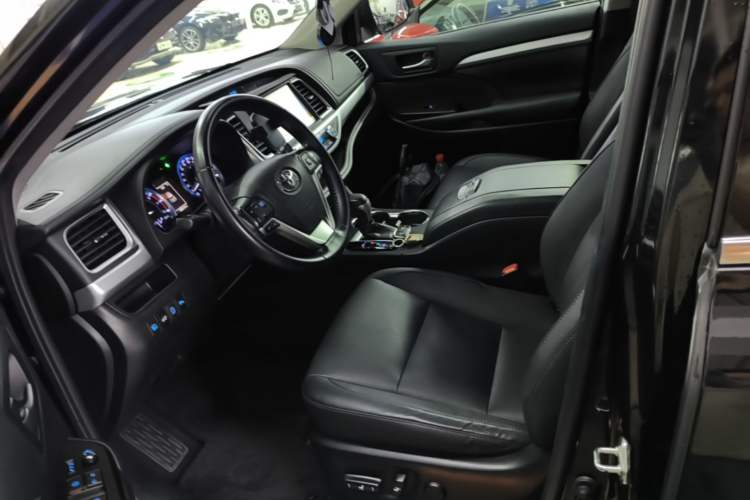 Used Toyota Highlander 2018 2.0T Four-Wheel Drive Luxury Version 7 Seats China VI Standard Left Front Seat