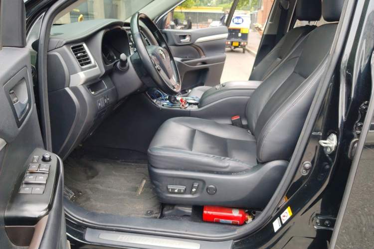 Used Toyota Highlander 2018 2.0T Four-Wheel Drive Luxury Version 7 Seats China VI Standard Left Front Seat