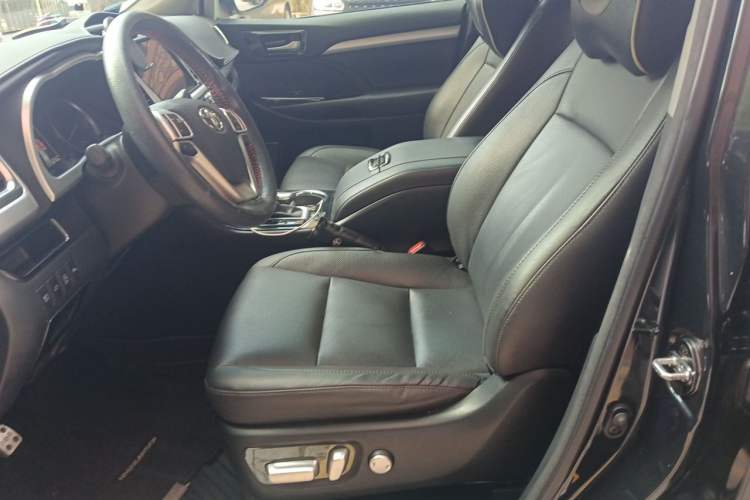 Used Toyota Highlander 2018 2.0T Four-Wheel Drive Prestige Version 7 Seats China V Emission Standard Left Front Seat