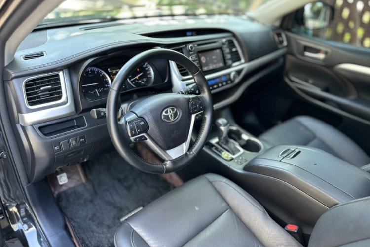 Used Toyota Highlander 2018 2.0T Four-Wheel Drive Luxury Version 7 Seats China VI Standard Left Front Seat