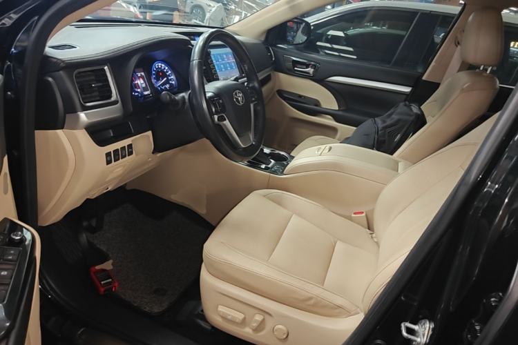 Used Toyota Highlander 2018 2.0T Four-Wheel Drive Luxury Edition 7 Seats China V Emission Standard Left Front Seat