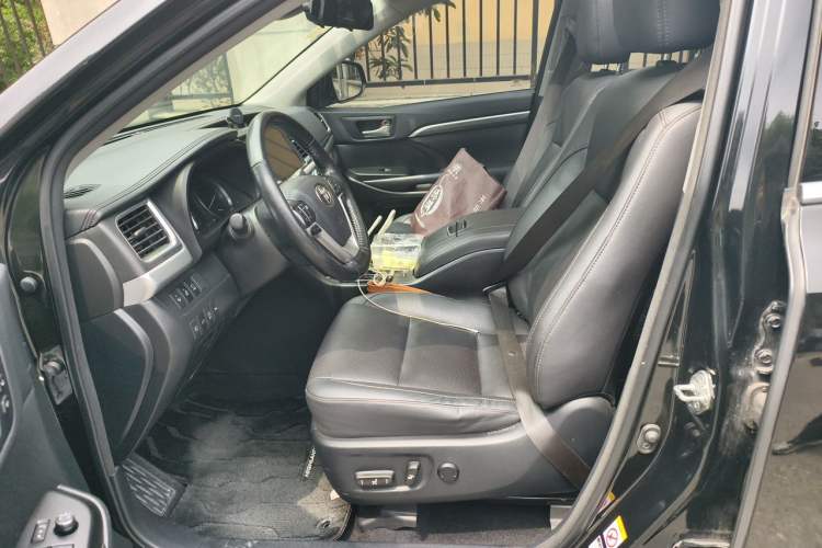 Used Toyota Highlander 2018 2.0T Four-Wheel Drive Supreme Edition 7-Seater China VI Left Front Seat