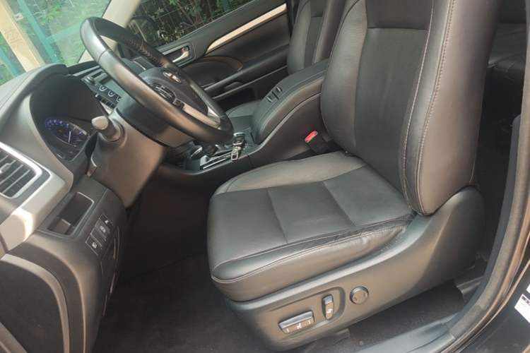 Used Toyota Highlander 2018 2.0T Four-Wheel Drive Luxury Edition 7 Seats China V Emission Standard Left Front Seat