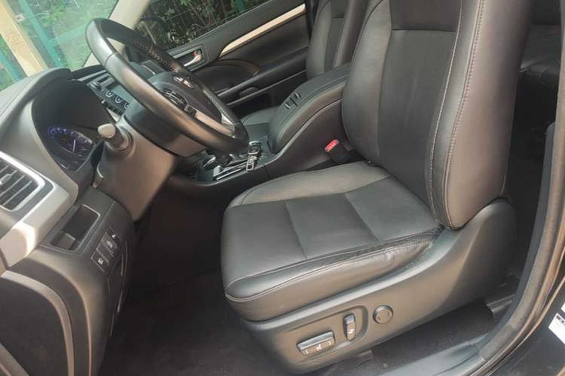 Used Toyota Highlander 2018 2.0T Four-Wheel Drive Luxury Edition 7 Seats China V Emission Standard Left Front Seat