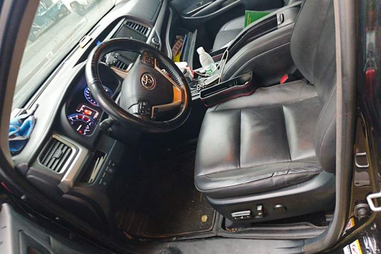 Used Toyota Highlander 2018 2.0T Four-Wheel Drive Luxury Edition 7 Seats China V Emission Standard Left Front Seat