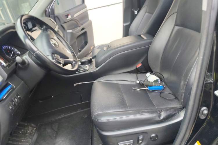 Used Toyota Highlander 2018 2.0T Two-Wheel Drive Prestige Version 7 Seats China V Emission Standard Left Front Seat