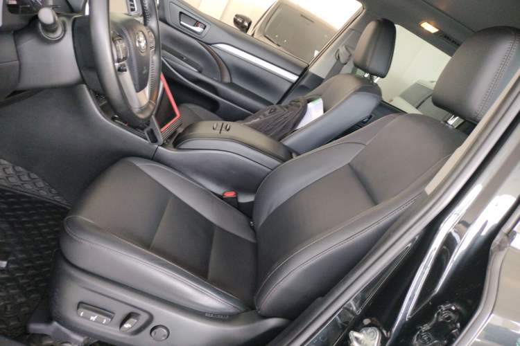 Used Toyota Highlander 2018 2.0T Four-Wheel Drive Prestige Version 7 Seats China VI Standard Left Front Seat