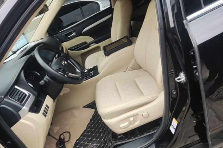 Used Toyota Highlander 2018 2.0T Two-Wheel Drive Elite Edition 5 Seats Emission Standard China V Left Front Seat