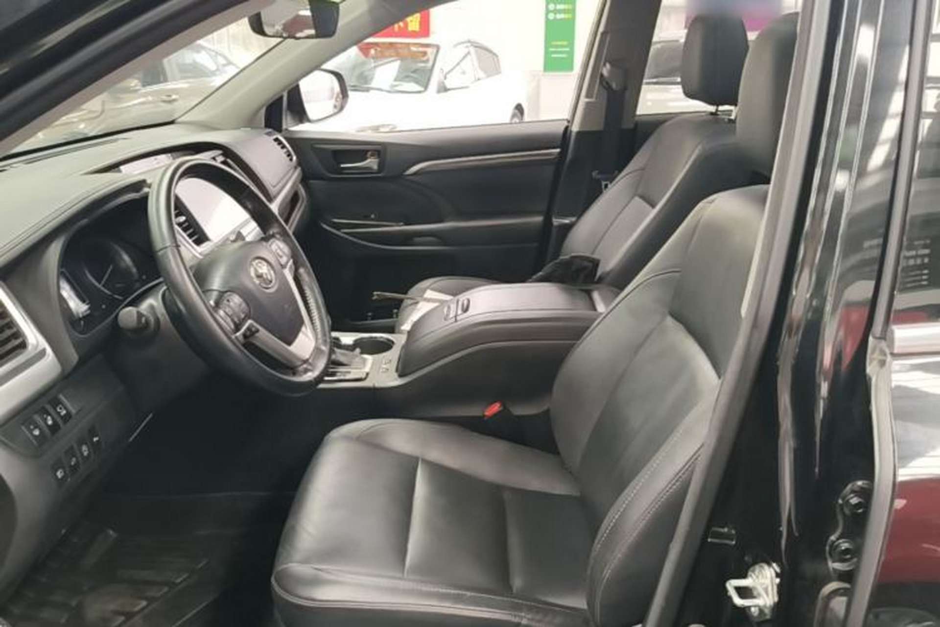 Used Toyota Highlander 2018 2.0T Four-Wheel Drive Ultimate Edition 7-Seater Emission Standard China V Left Front Seat