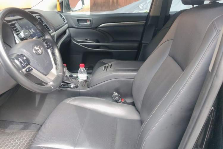 Used Toyota Highlander 2018 2.0T Four-Wheel Drive Supreme Edition 7-Seater China VI Left Front Seat
