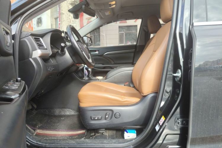 Used Toyota Highlander 2018 2.0T Four-Wheel Drive Knight Edition 7 Seats China VI Standard Left Front Seat