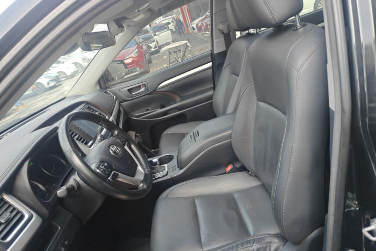 Used Toyota Highlander 2018 2.0T Four-Wheel Drive Luxury Edition 7 Seats China V Emission Standard Left Front Seat