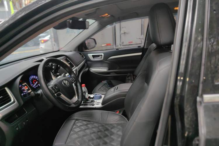 Used Toyota Highlander 2018 2.0T Four-Wheel Drive Luxury Edition 7 Seats China V Emission Standard Left Front Seat
