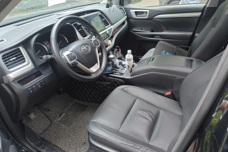 Used Toyota Highlander 2018 2.0T Four-Wheel Drive Luxury Edition 7 Seats China V Emission Standard Left Front Seat