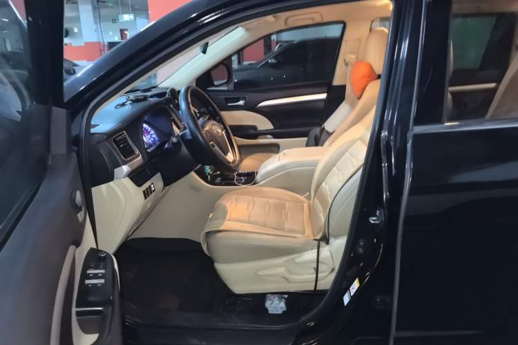 Used Toyota Highlander 2018 2.0T Two-Wheel Drive Elite Version 5 Seats China VI Standard Left Front Seat