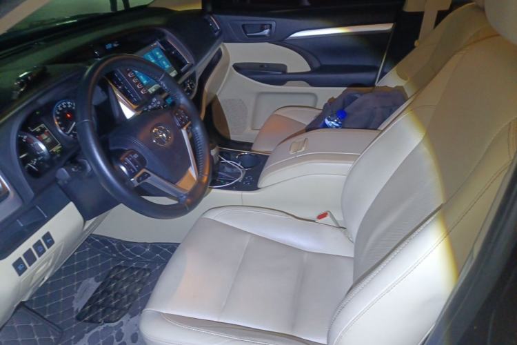 Used Toyota Highlander 2018 2.0T Four-Wheel Drive Luxury Version 7 Seats China VI Standard Left Front Seat