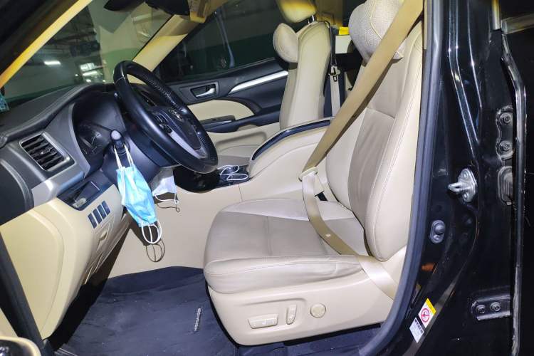 Used Toyota Highlander 2018 2.0T Four-Wheel Drive Luxury Edition 7 Seats China V Emission Standard Left Front Seat
