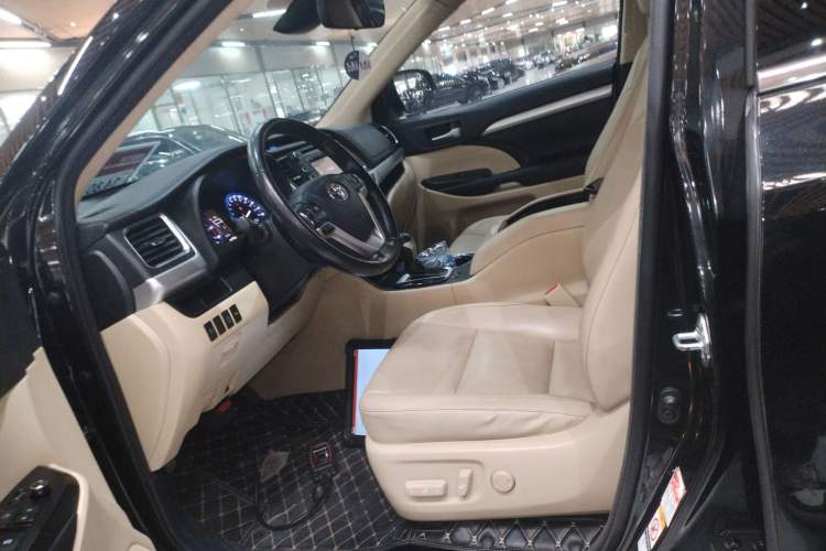 Used Toyota Highlander 2018 2.0T Four-Wheel Drive Luxury Edition 7 Seats China V Emission Standard Left Front Seat