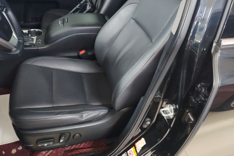 Used Toyota Highlander 2018 2.0T Four-Wheel Drive Luxury Version 7 Seats China VI Standard Left Front Seat