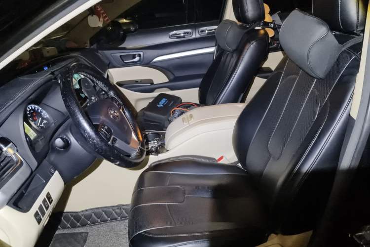 Used Toyota Highlander 2018 2.0T Two-Wheel Drive Elite Edition 7 Seats China VI Standard Left Front Seat