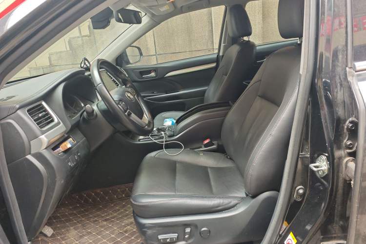 Used Toyota Highlander 2018 2.0T Four-Wheel Drive Luxury Edition 7 Seats China V Emission Standard Left Front Seat