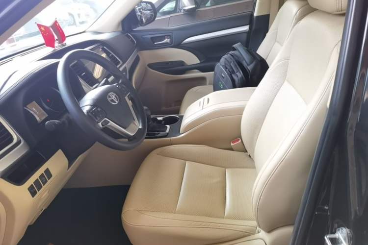 Used Toyota Highlander 2018 2.0T Two-Wheel Drive Elite Version 5 Seats China VI Standard Left Front Seat